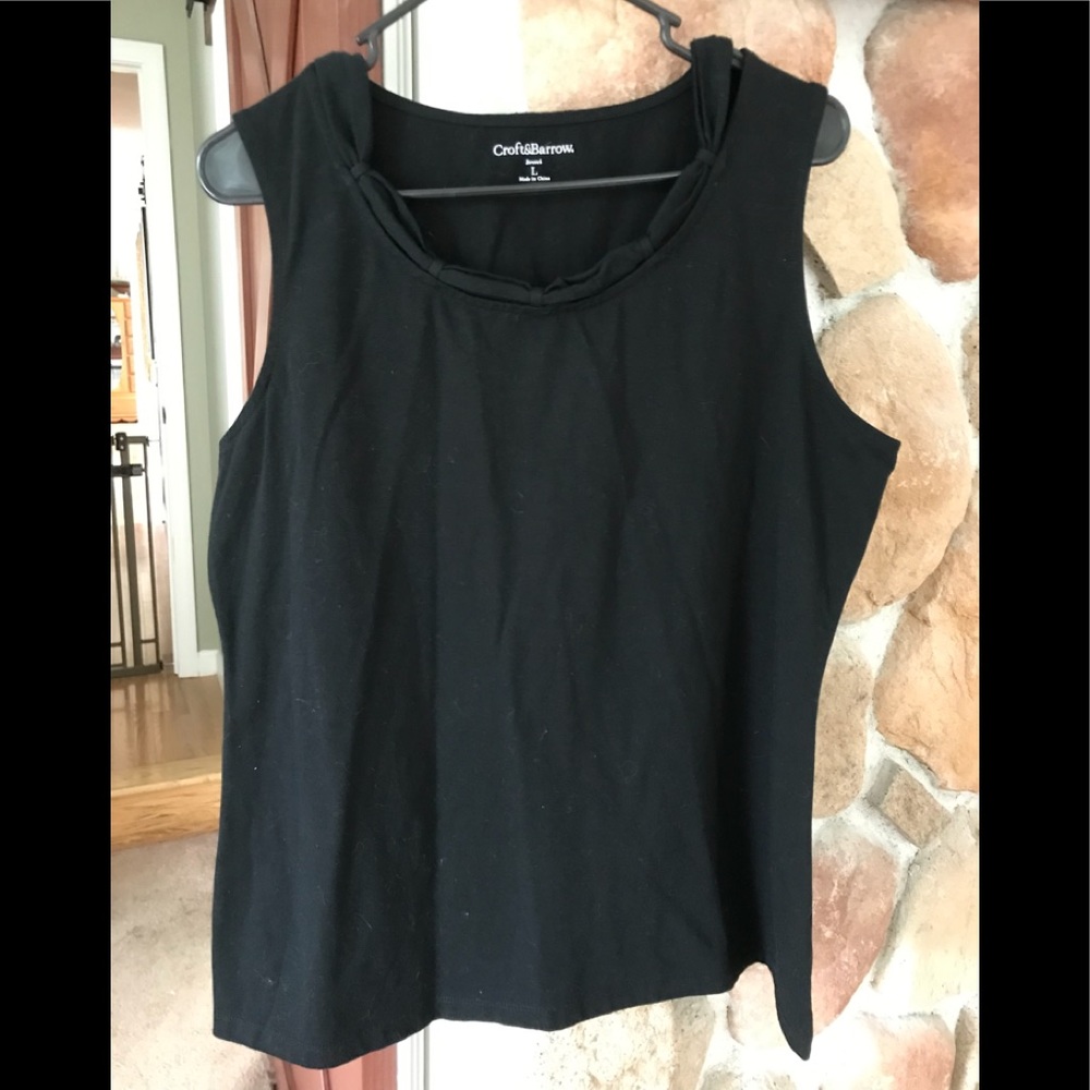 Croft & Barrow, Large sleeveless black top with twisted scooped neckline